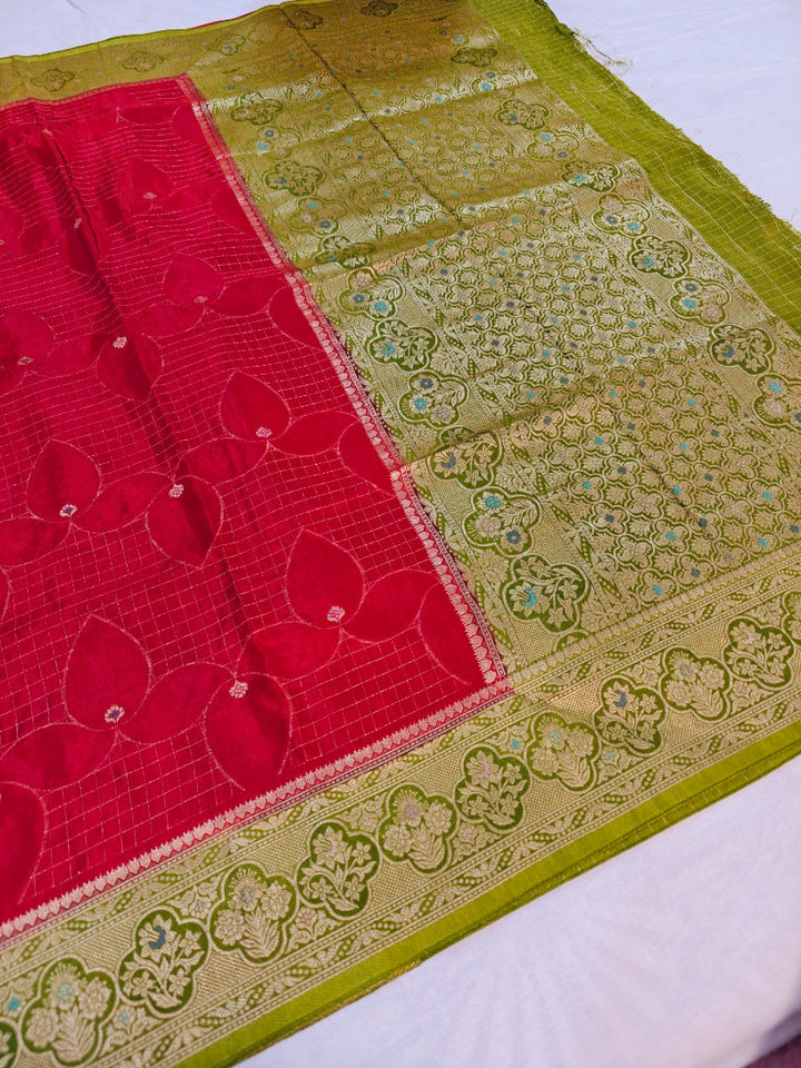 VISCOS SILK IN RED WITH MEHENDI GREEN COLOUR