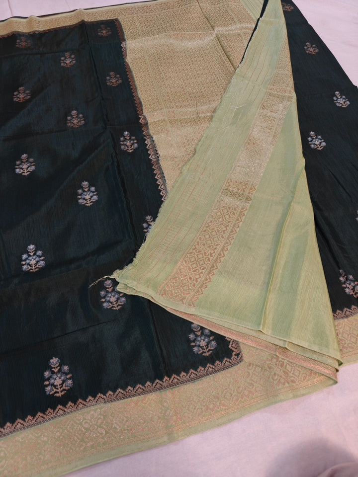 RUSSIAN SILK IN BOTTLE GREEN WITH PISTA GREEN BORDER