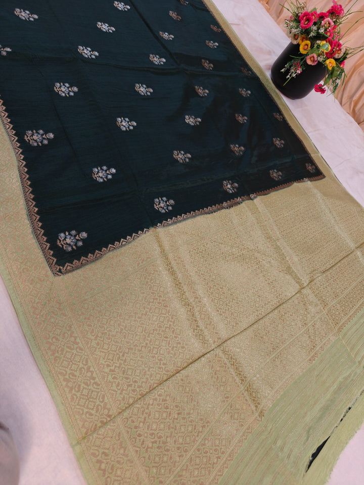 RUSSIAN SILK IN BOTTLE GREEN WITH PISTA GREEN BORDER