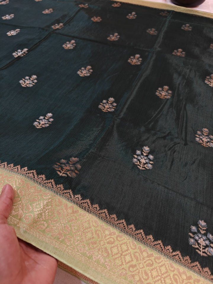 RUSSIAN SILK IN BOTTLE GREEN WITH PISTA GREEN BORDER