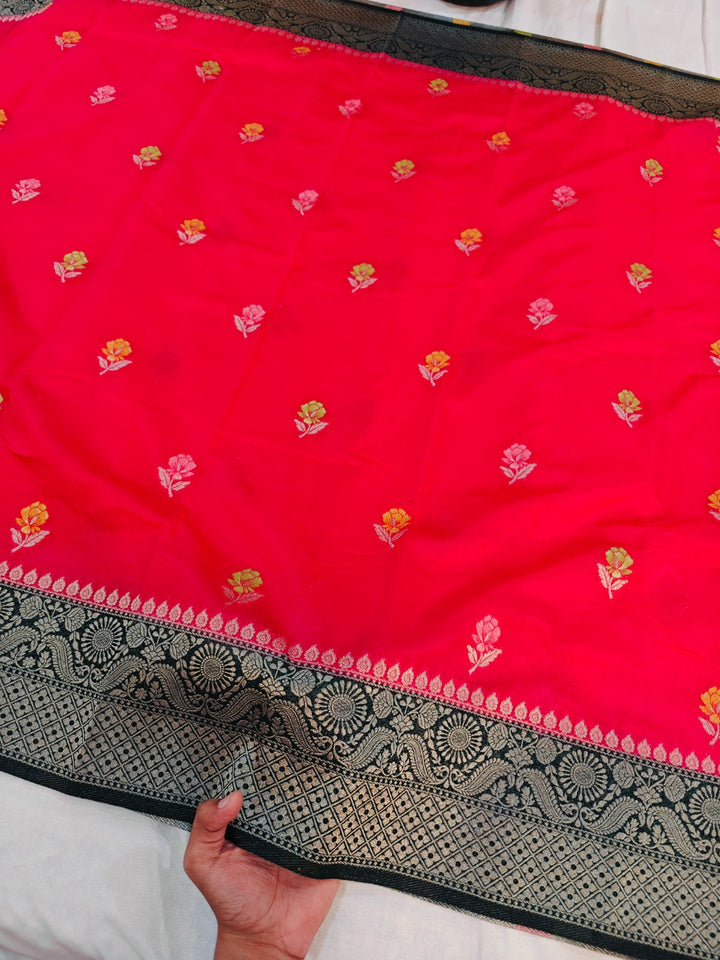 MINAKARI RAW MANGO WITH BLACK BORDER AND BRIGHT RED