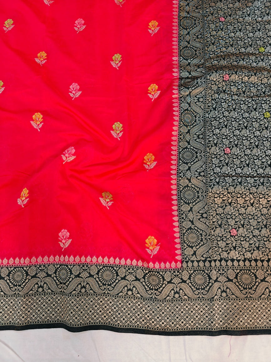 MINAKARI RAW MANGO WITH BLACK BORDER AND BRIGHT RED