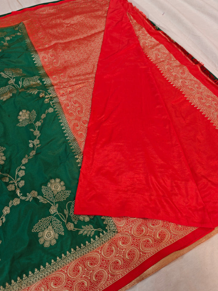 RUSSIAN PREMIUM VISCOS BOTTLE GREEN WITH RED BORDER