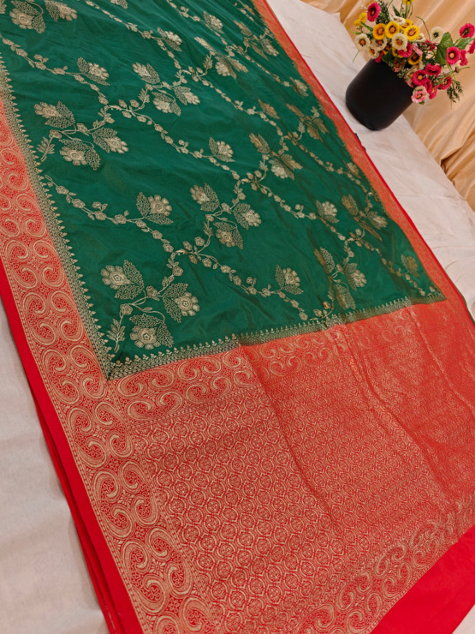 RUSSIAN PREMIUM VISCOS BOTTLE GREEN WITH RED BORDER