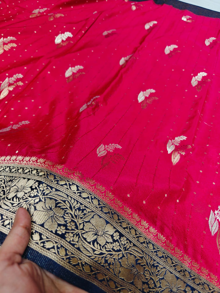 RANI COLOUR KHADDI GEORGETTE WITH NAVY BLUE BORDER