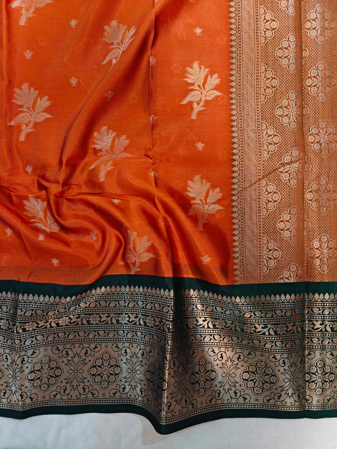 ORANGE COLOUR BOOTI WITH BOTTLE GREEN BORDER