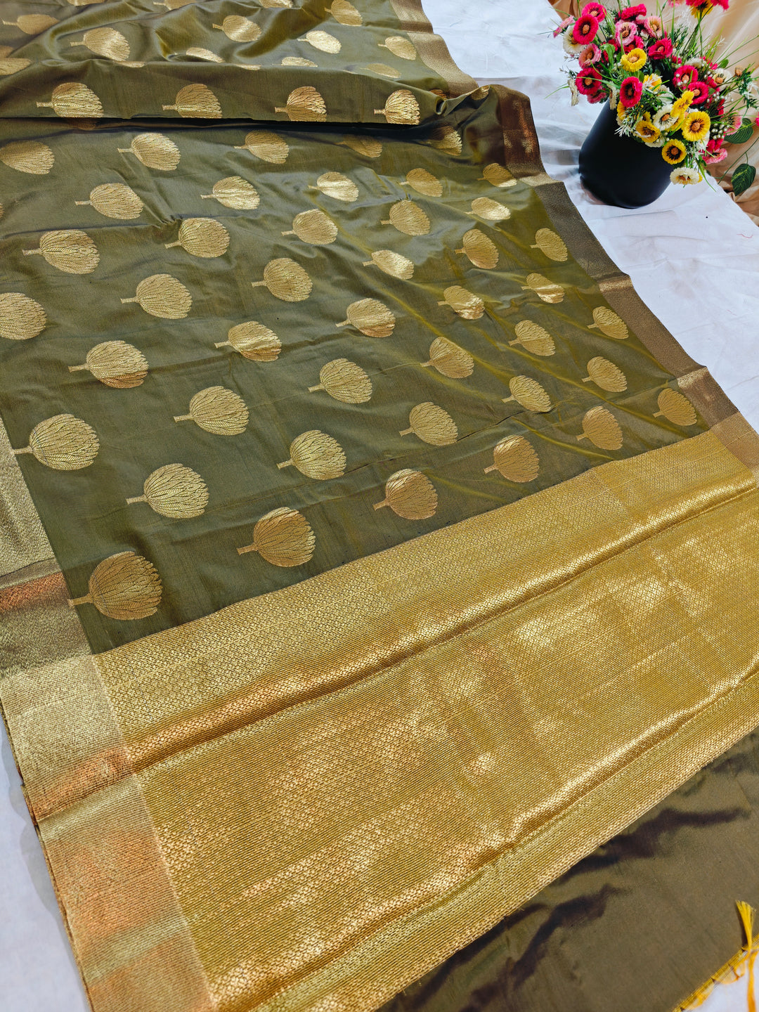 DHAANI GREEN COLOUR BANARASI SOFT PATTU SILK