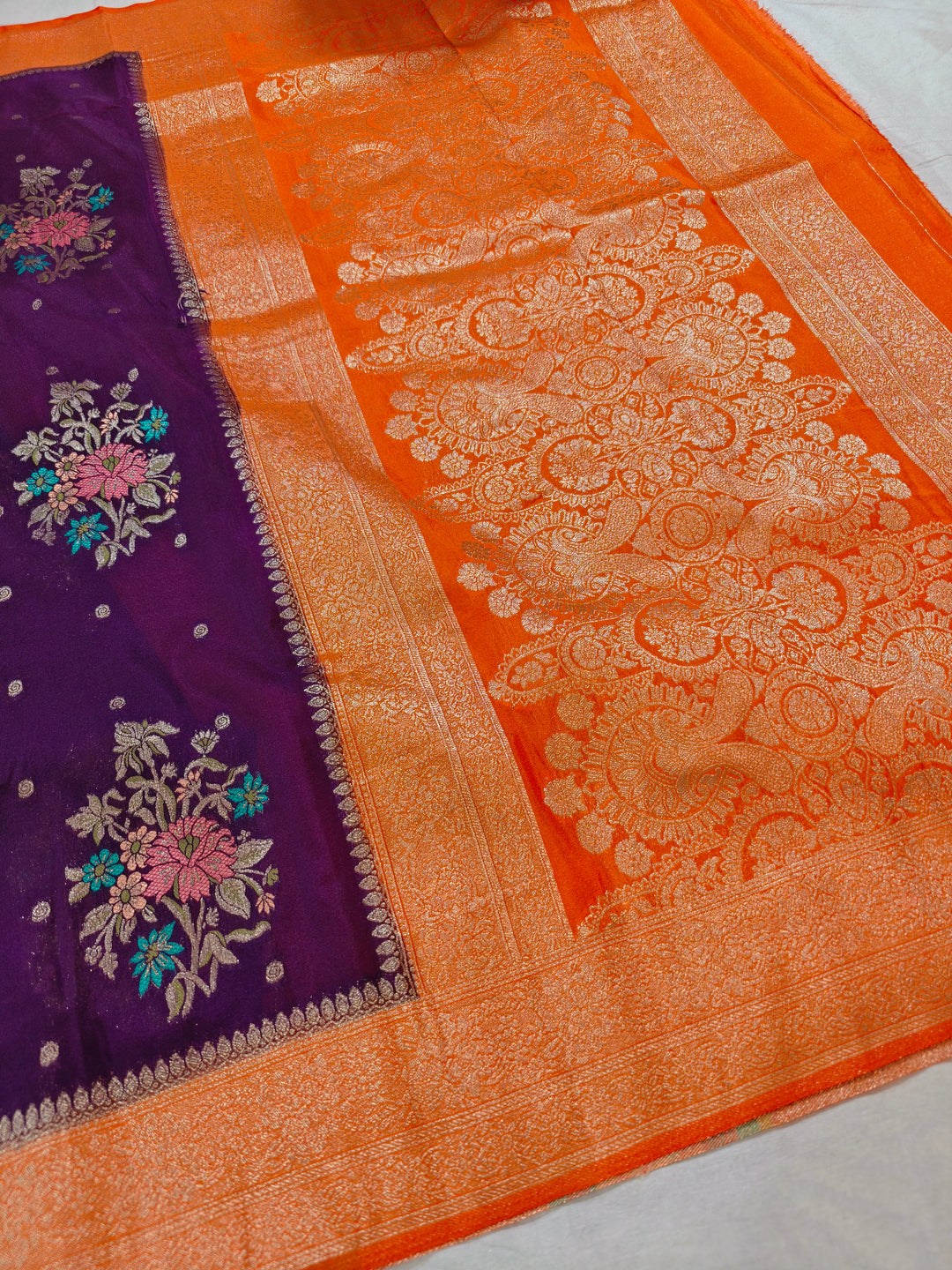 VINE KHADDI GEORGETTE WITH ORANGE BORDER PANCHRANG BOOTA