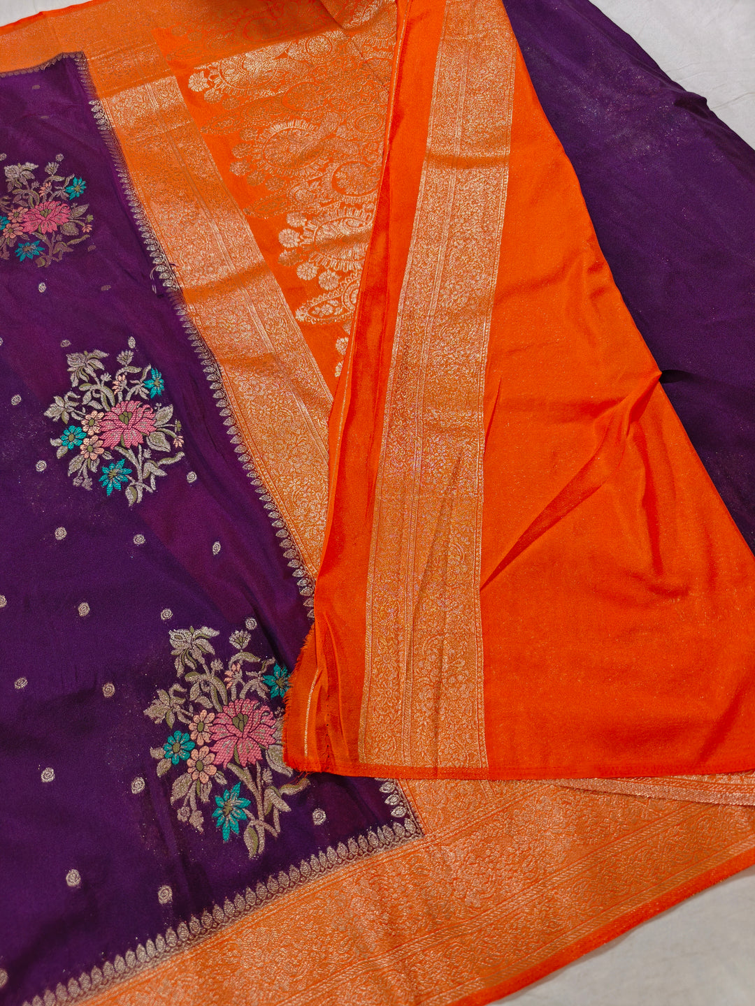 VINE KHADDI GEORGETTE WITH ORANGE BORDER PANCHRANG BOOTA