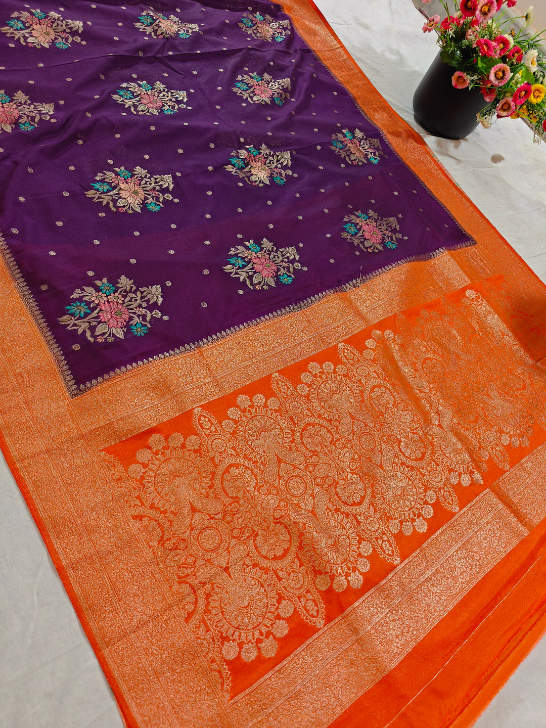 VINE KHADDI GEORGETTE WITH ORANGE BORDER PANCHRANG BOOTA