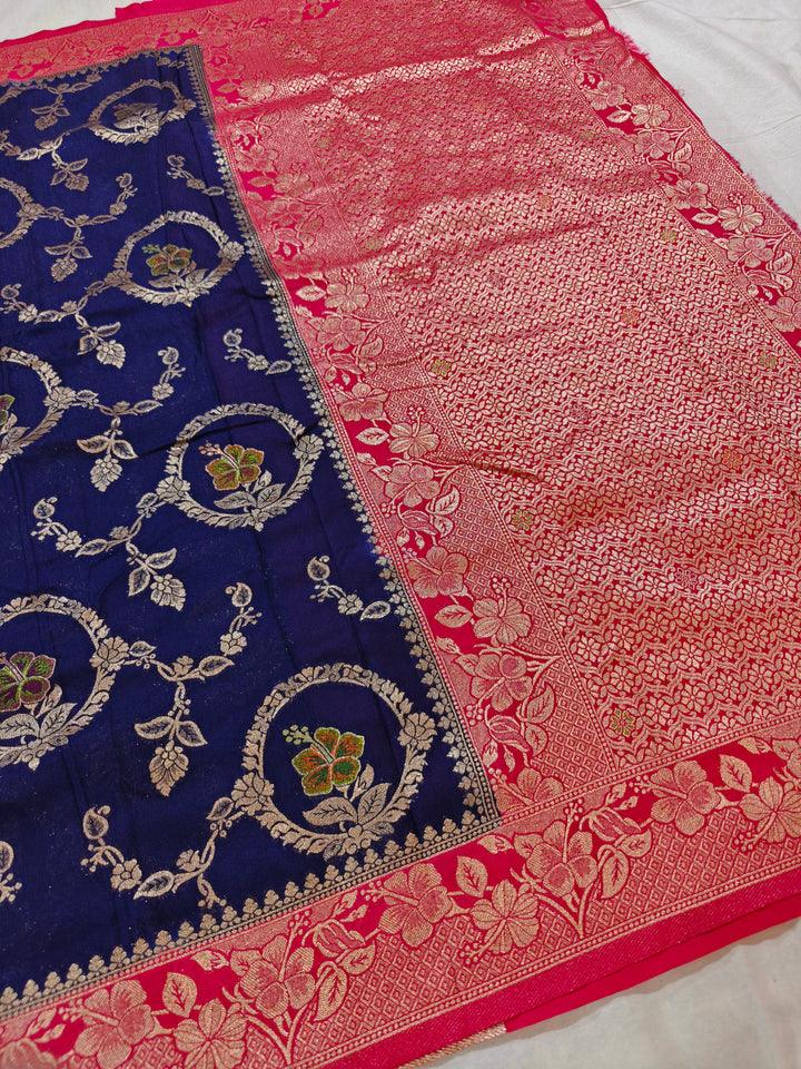 KHADDI GEORGETTE IN NAVY BLUE WITH CHERRY RED BORDER