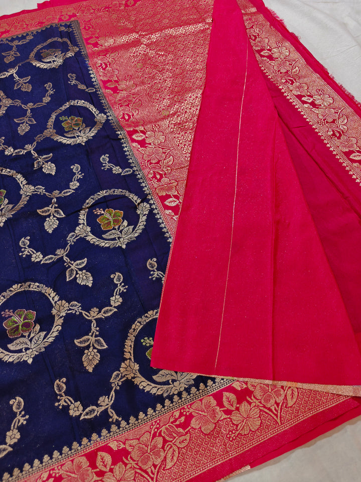 KHADDI GEORGETTE IN NAVY BLUE WITH CHERRY RED BORDER