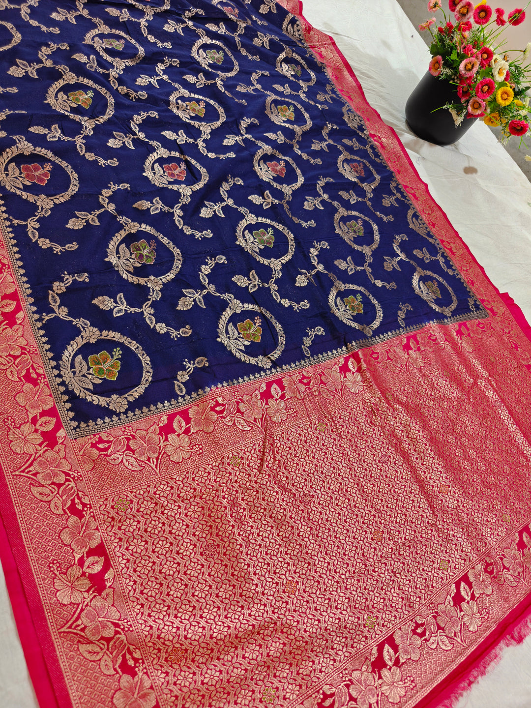 KHADDI GEORGETTE IN NAVY BLUE WITH CHERRY RED BORDER