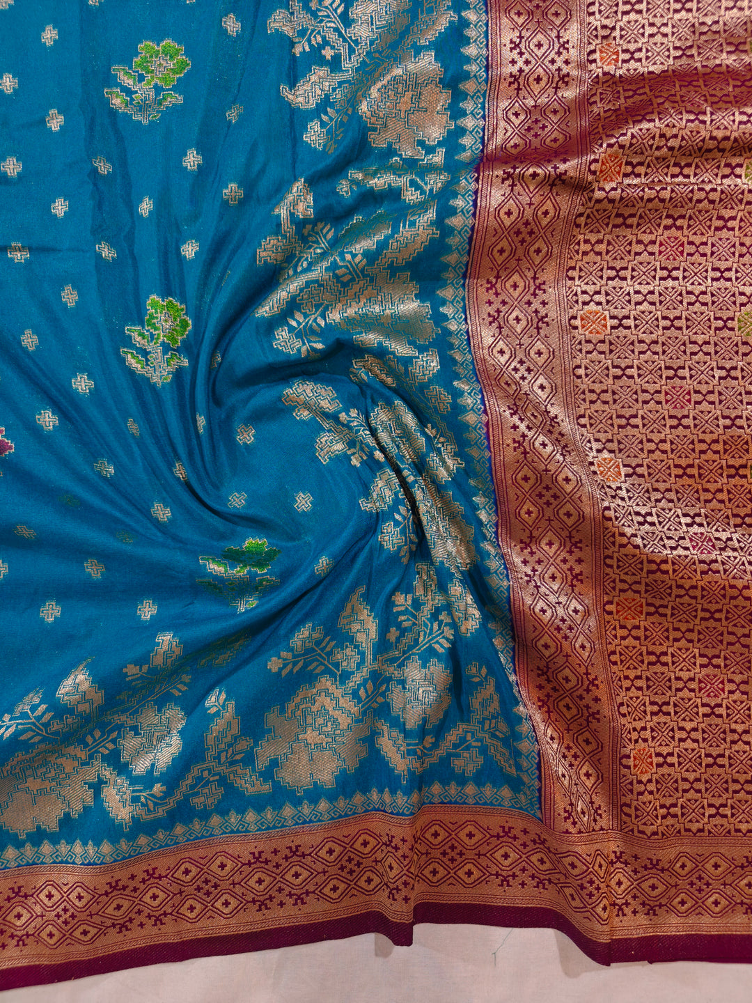 KHADDI GEORGETTE OCEAN BLUE WITH VINE BORDER