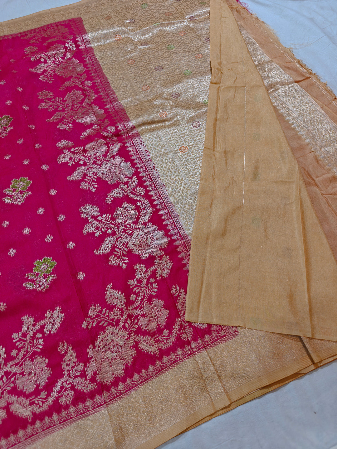 KHADDI GEORGETTE IN RANI WITH IVORY BORDER