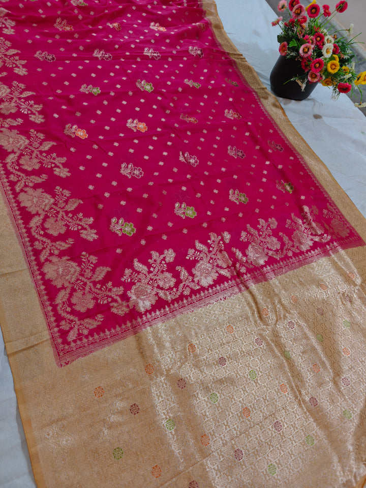 KHADDI GEORGETTE IN RANI WITH IVORY BORDER