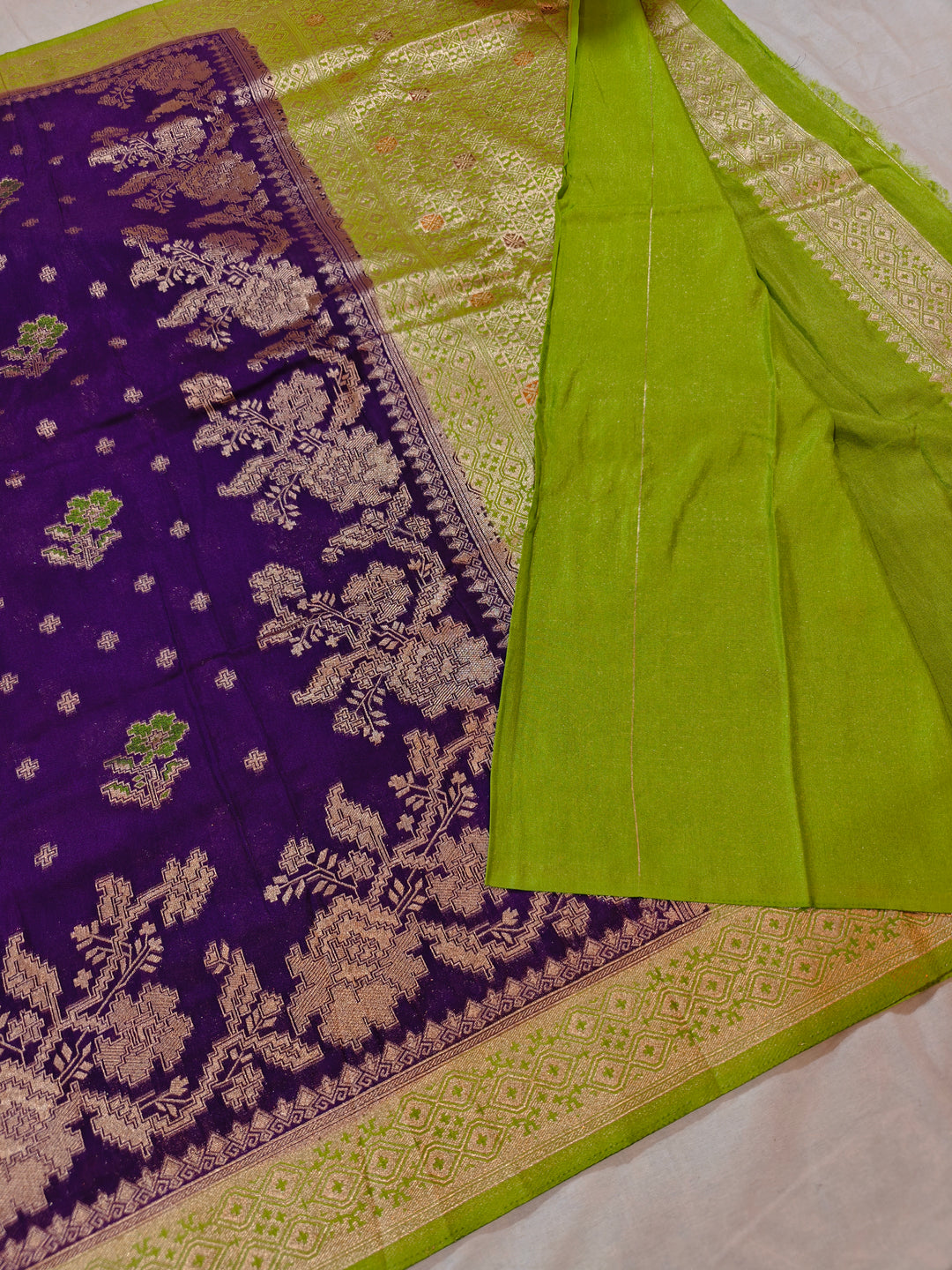 KHADDI GEORGETTE INDIGO COLOUR WITH PARROT GREEN BORDER