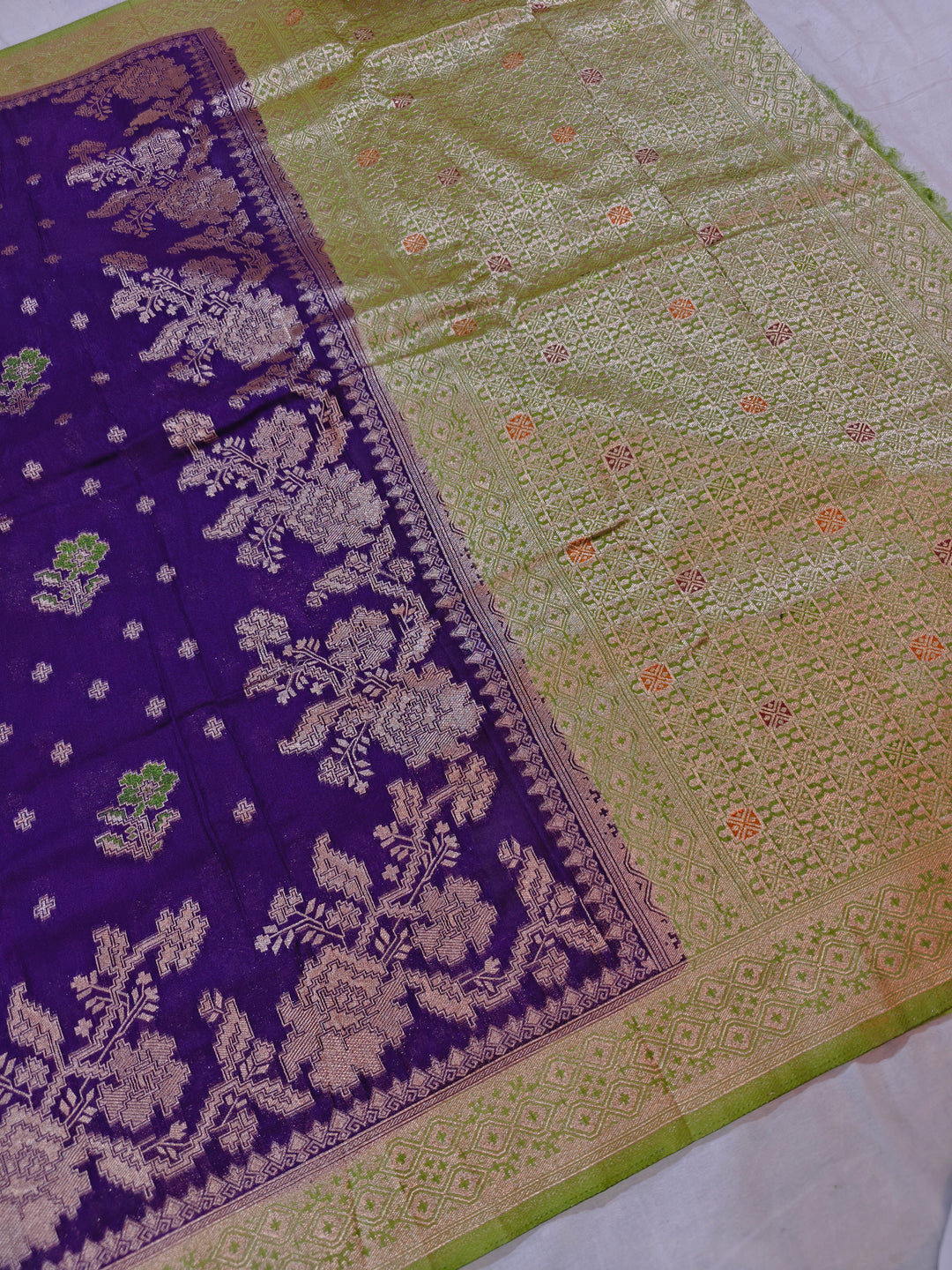 KHADDI GEORGETTE INDIGO COLOUR WITH PARROT GREEN BORDER