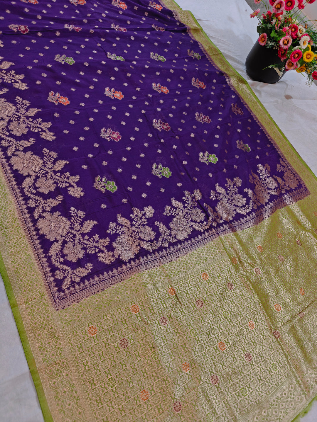 KHADDI GEORGETTE INDIGO COLOUR WITH PARROT GREEN BORDER