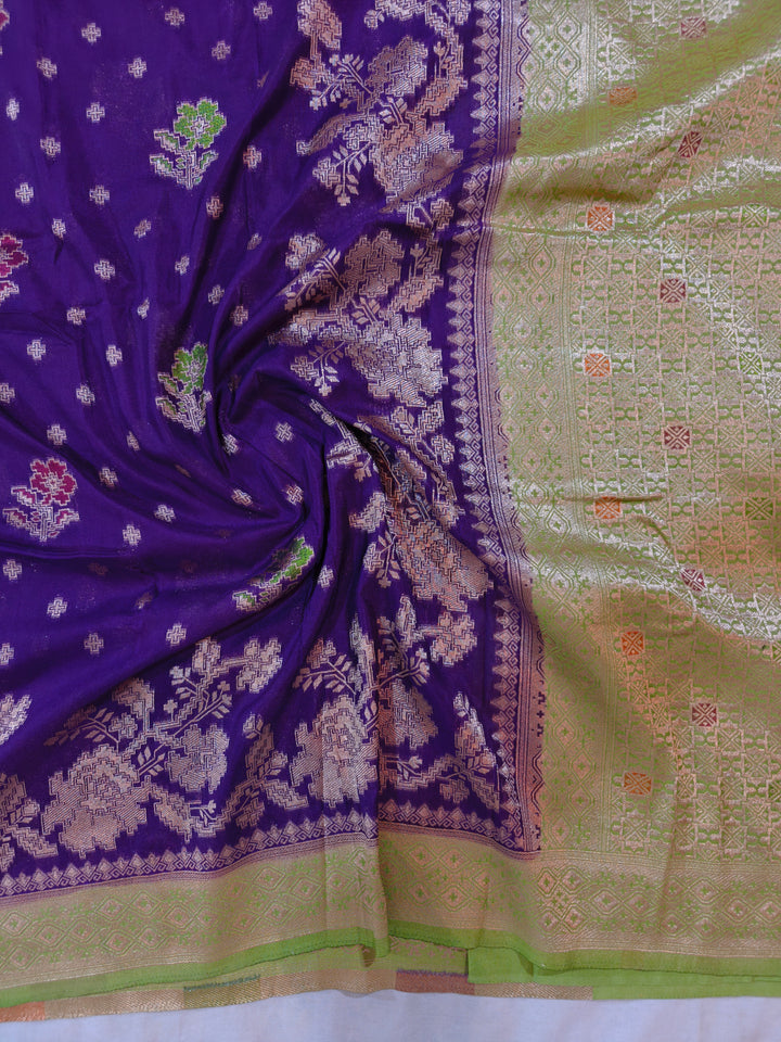 KHADDI GEORGETTE INDIGO COLOUR WITH PARROT GREEN BORDER