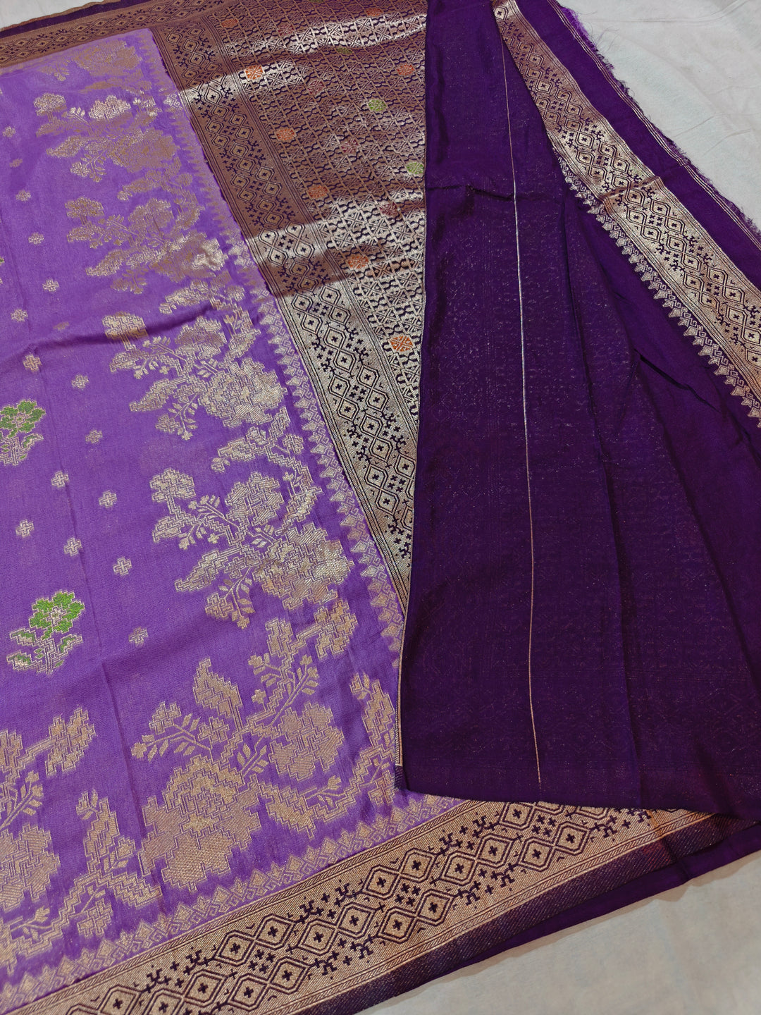 KHADDI GEORGETTE IN LAVENDER WITH