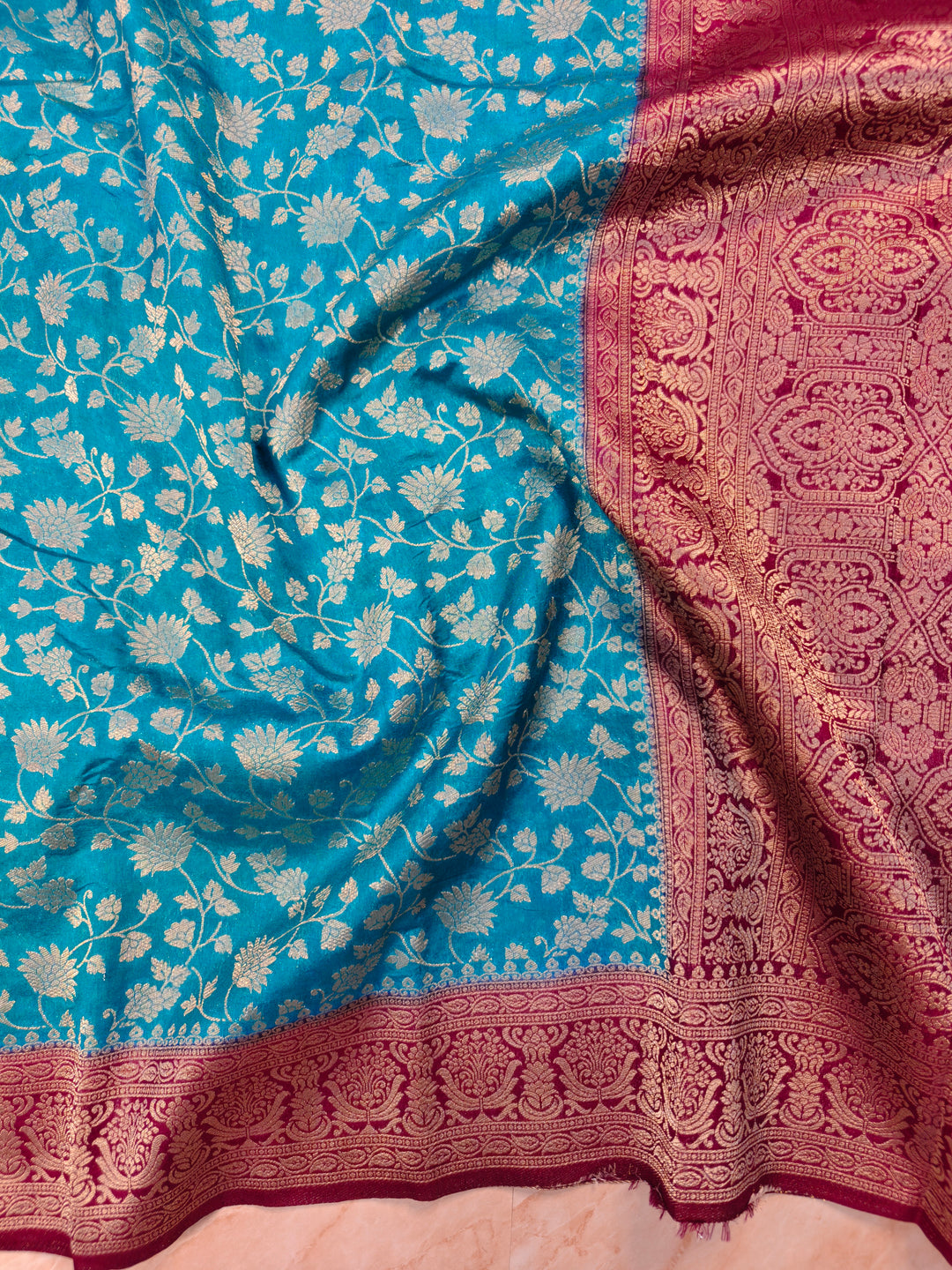 PAPER SILK IN FEROZI WITH GARNET BORDER