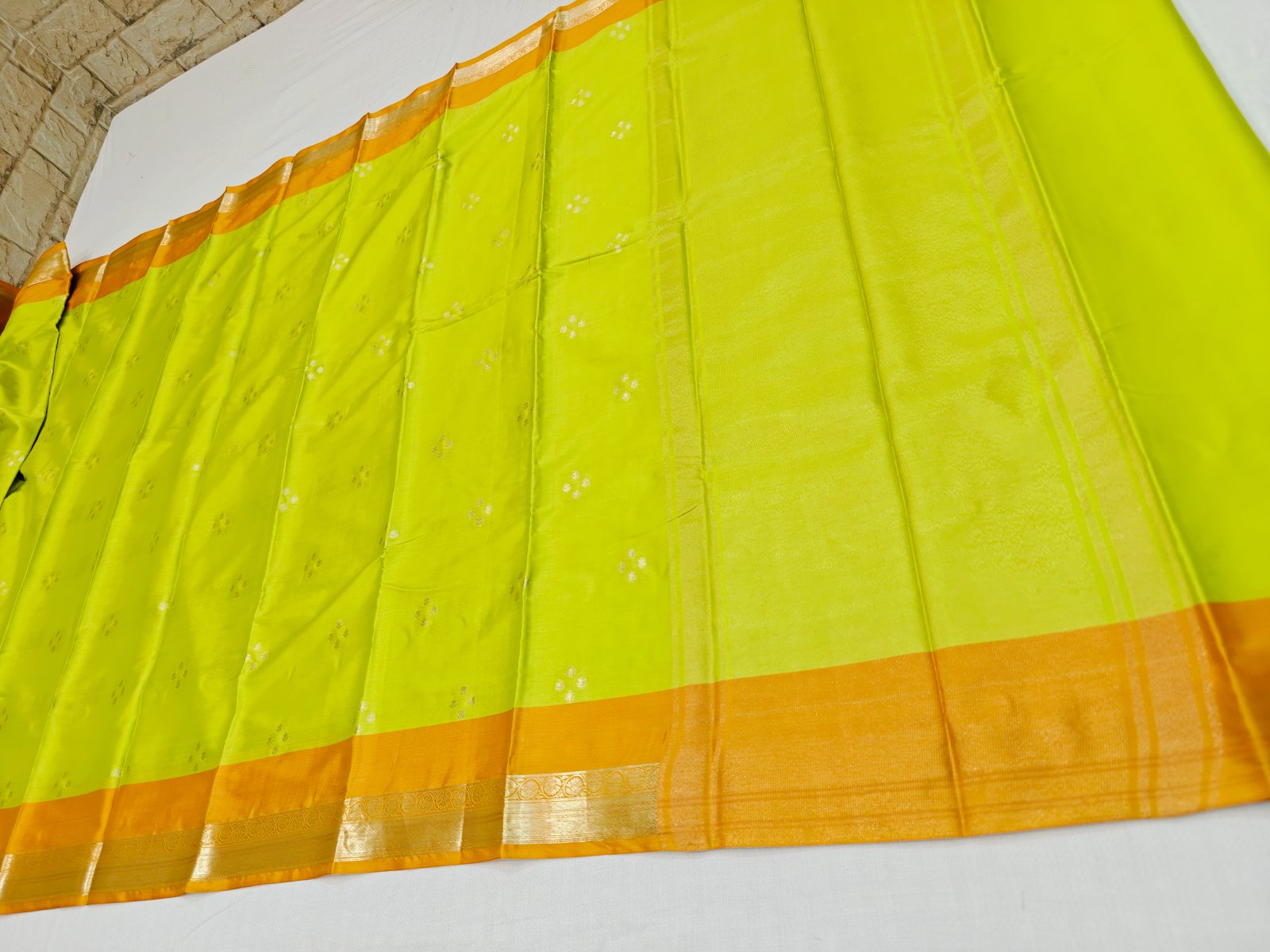 SATIN SILK KATAN PATTu
