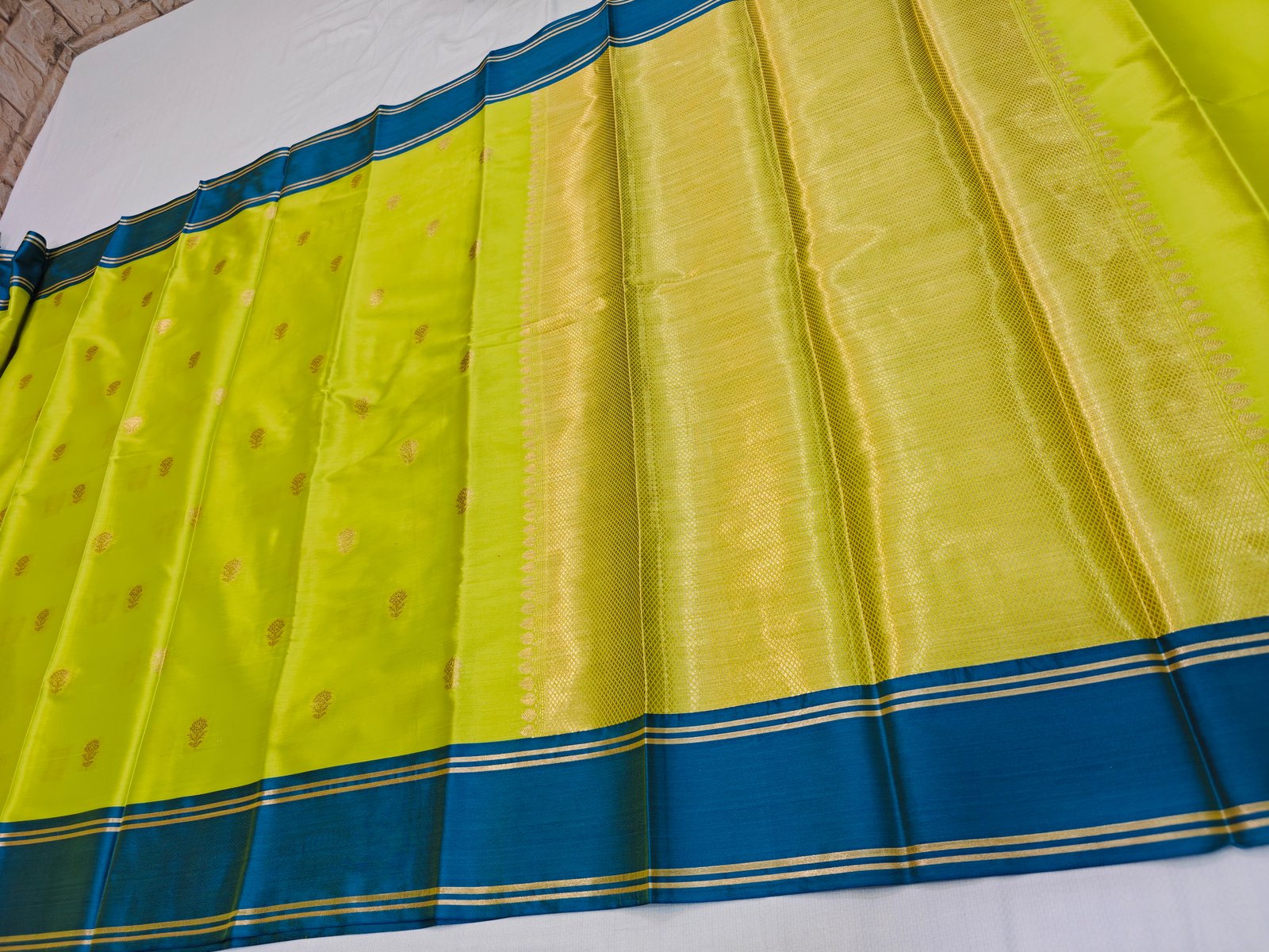 SATIN SILK KATAN PATTu
