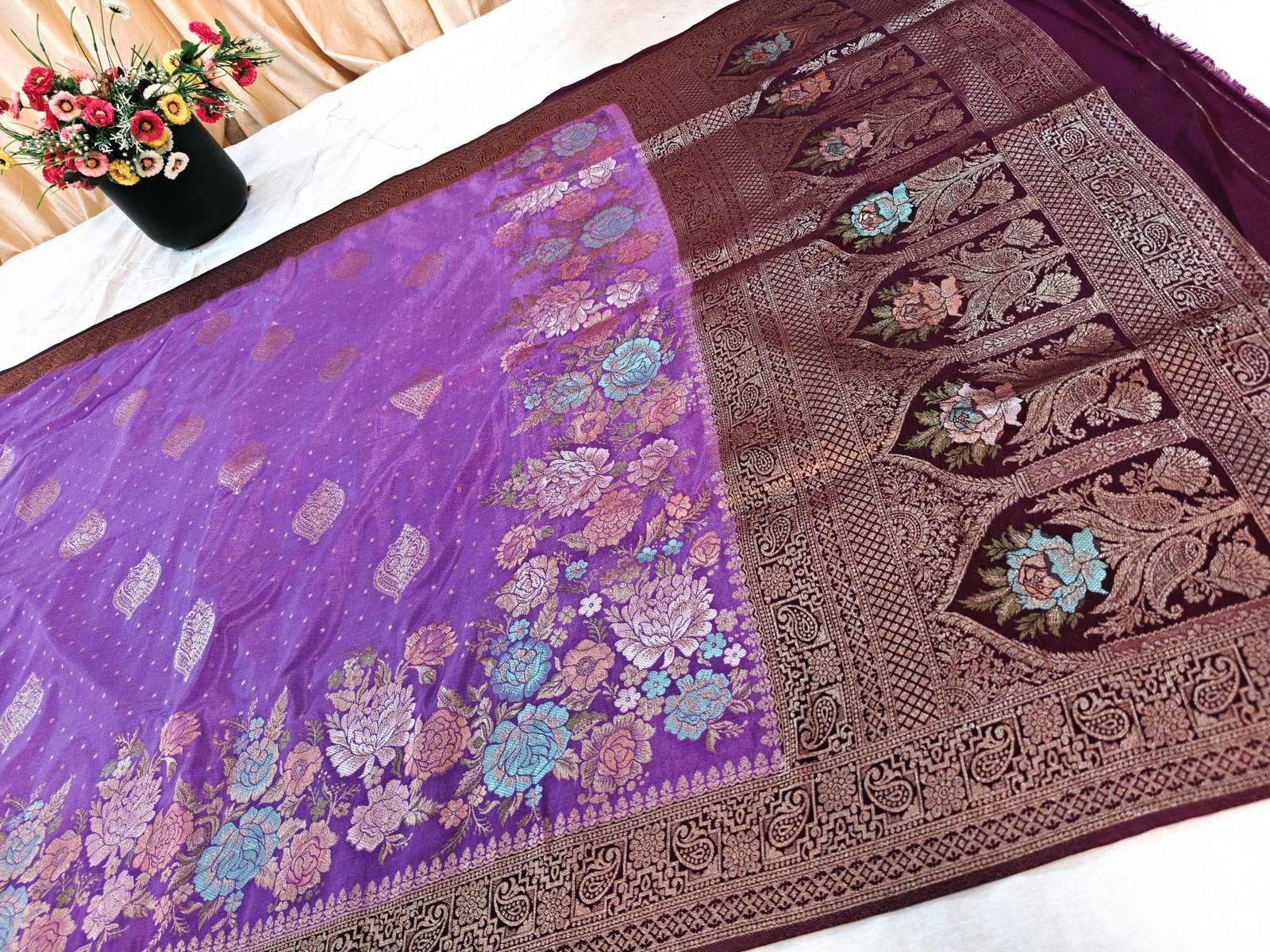 KHADDI GEORGETTE WITH PANCHRANG BOOTa