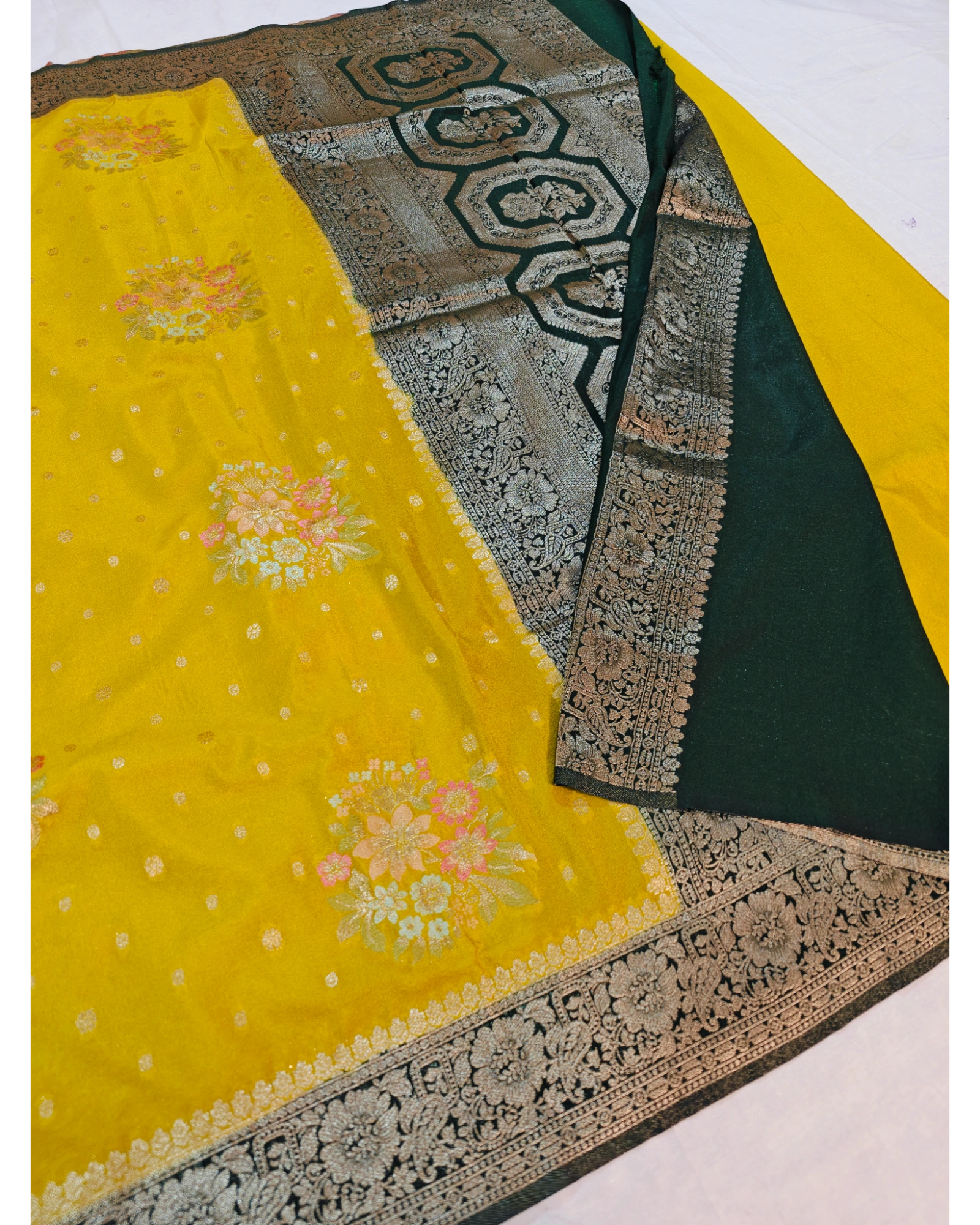 KHADDI GEORGETTE WITH PANCHRANG BOOTa